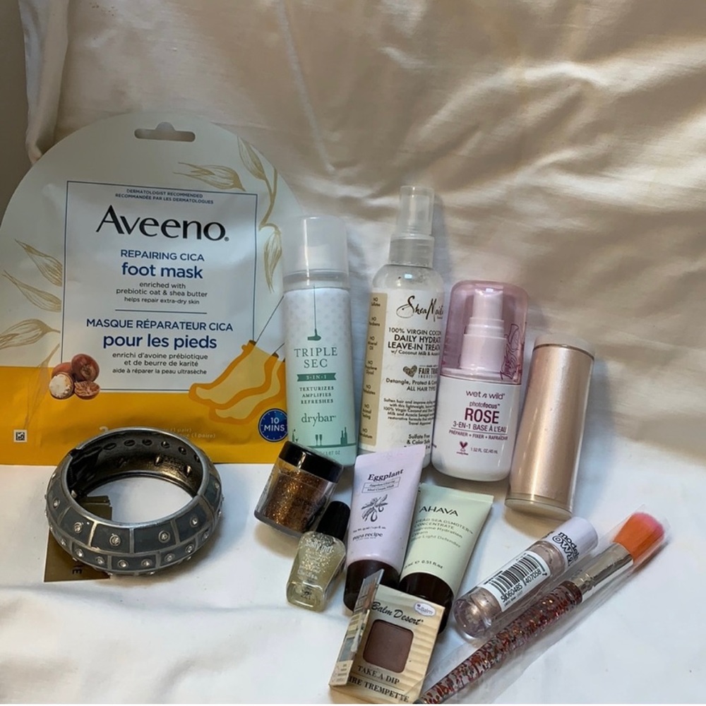Cosmetic Bundle
